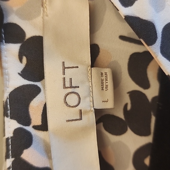 Loft Animal print Button up Back sz Large - Picture 2 of 8
